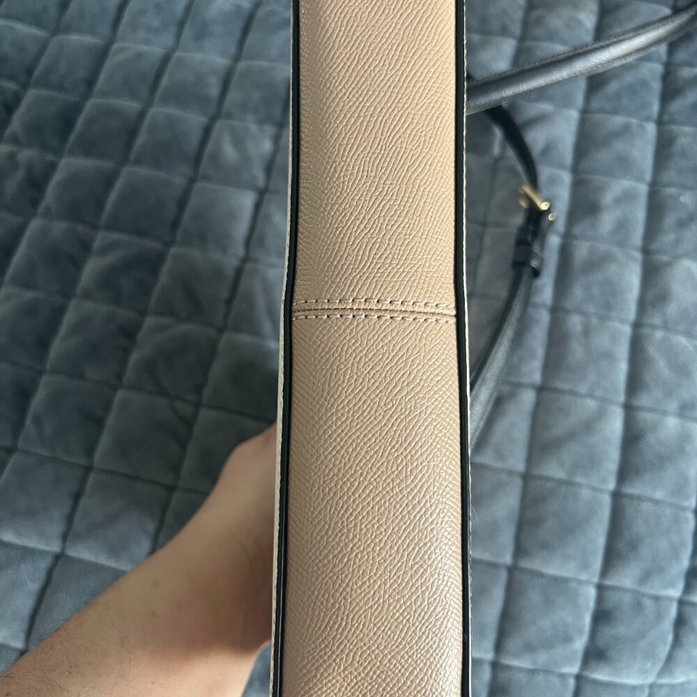 Coach Crossbody - Picture 3 of 6